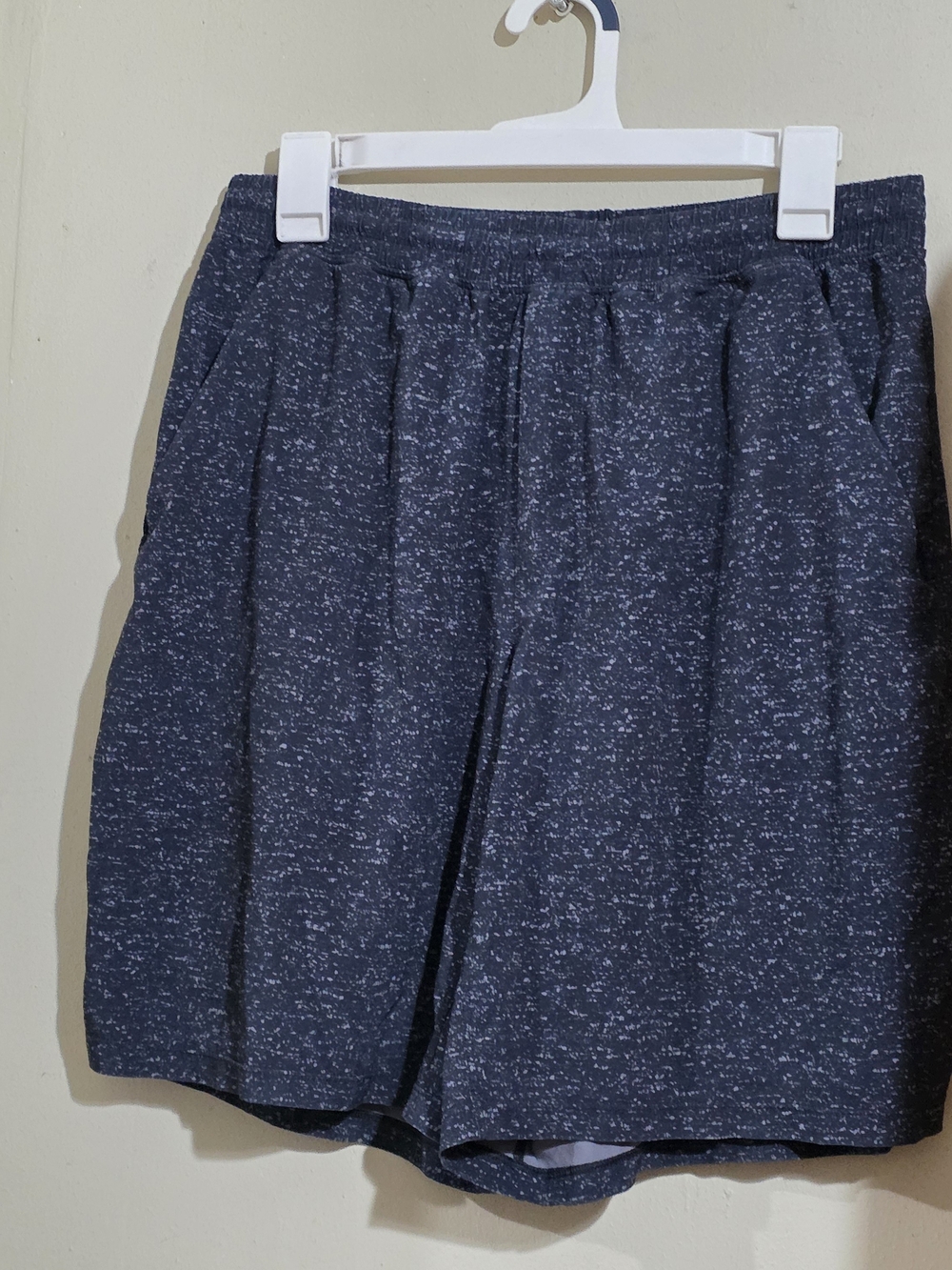 Lululemon Men's Pace Breaker Shorts Size L Black Grey Speckle